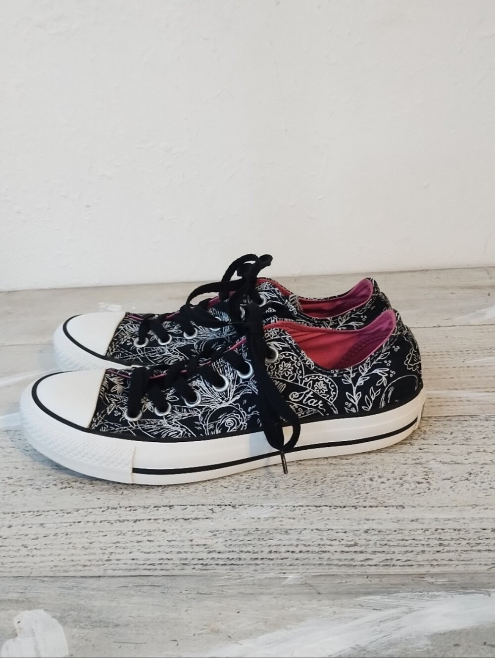 Converse Chuck Taylor All-Star Classic Low Women 7 Floral Black Pink 532293F
